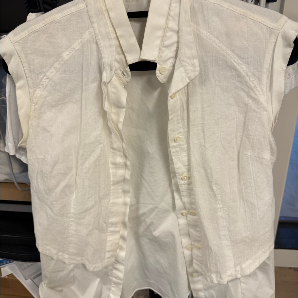 BRUNELLO Cucinelli Sleeveless White Button-Up Shirt